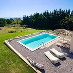 Driftwood Villa Karavádosz