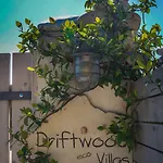 Driftwood Karavádosz