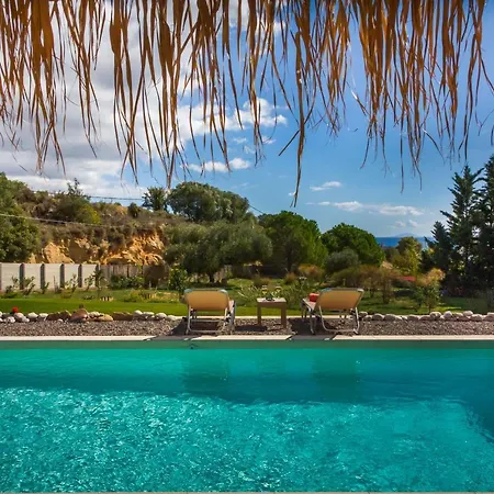 Driftwood Villa Karavados