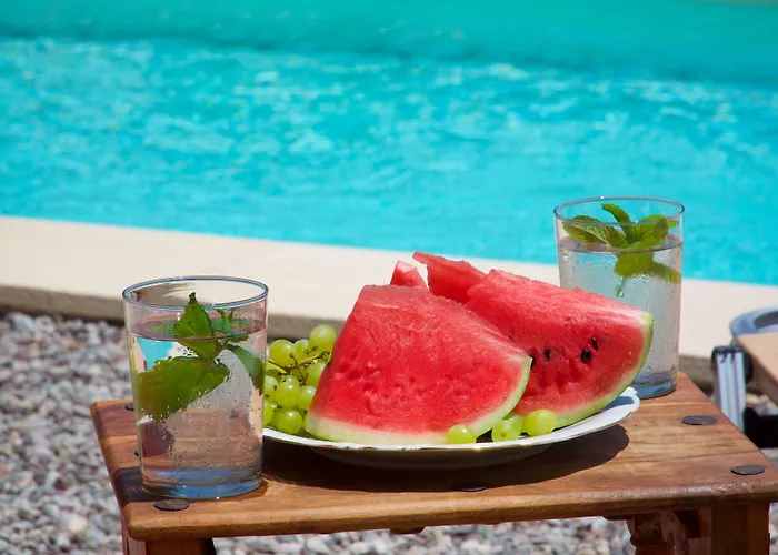 Driftwood Karavádhos