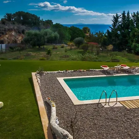 Driftwood Villa Karavádhos