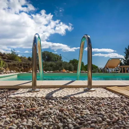 Driftwood * Karavádhos