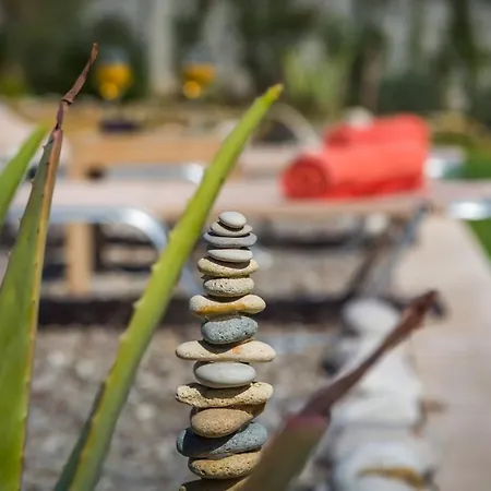 Willa Driftwood Karavádhos