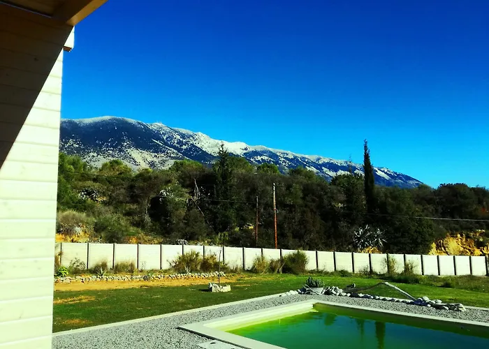 Driftwood Karavádhos