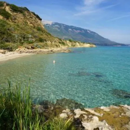 Driftwood Villa Karavádhos