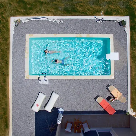 Driftwood Karavádhos